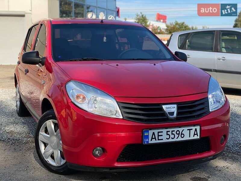 Хэтчбек Dacia Sandero 2009 в Днепре