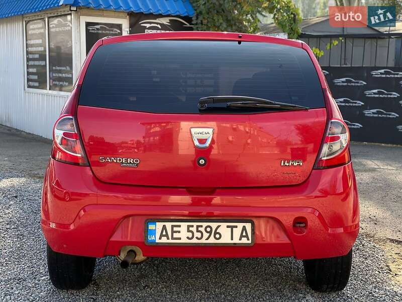 Хэтчбек Dacia Sandero 2009 в Днепре
