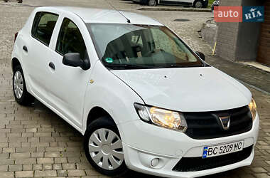 Dacia Sandero 2015