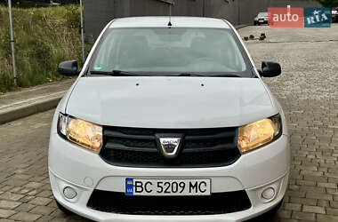 Хэтчбек Dacia Sandero 2015 в 