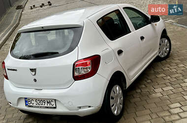 Хэтчбек Dacia Sandero 2015 в 