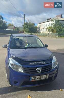 Хэтчбек Dacia Sandero 2009 в Мене
