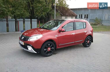 Хэтчбек Dacia Sandero 2009 в Киеве