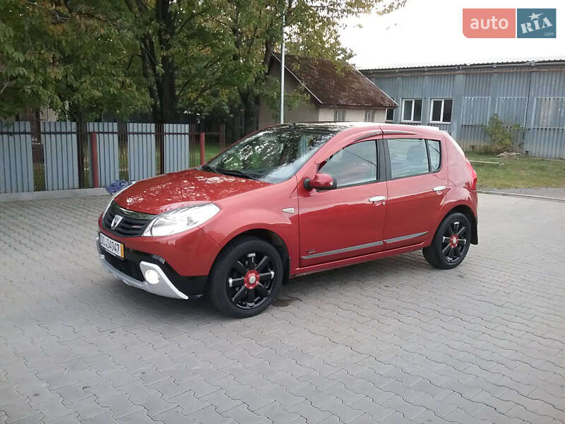 Хэтчбек Dacia Sandero 2009 в Ужгороде