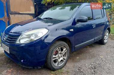 Хэтчбек Dacia Sandero 2011 в Чугуеве