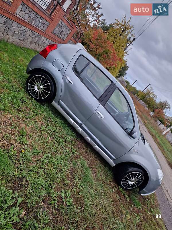 Внедорожник / Кроссовер Dacia Sandero 2009 в Полтаве