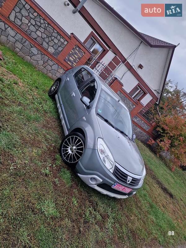 Внедорожник / Кроссовер Dacia Sandero 2009 в Полтаве