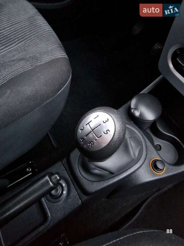 Внедорожник / Кроссовер Dacia Sandero 2009 в Полтаве