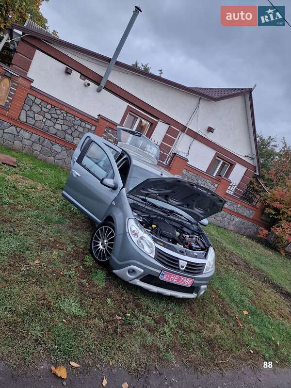 Внедорожник / Кроссовер Dacia Sandero 2009 в Полтаве
