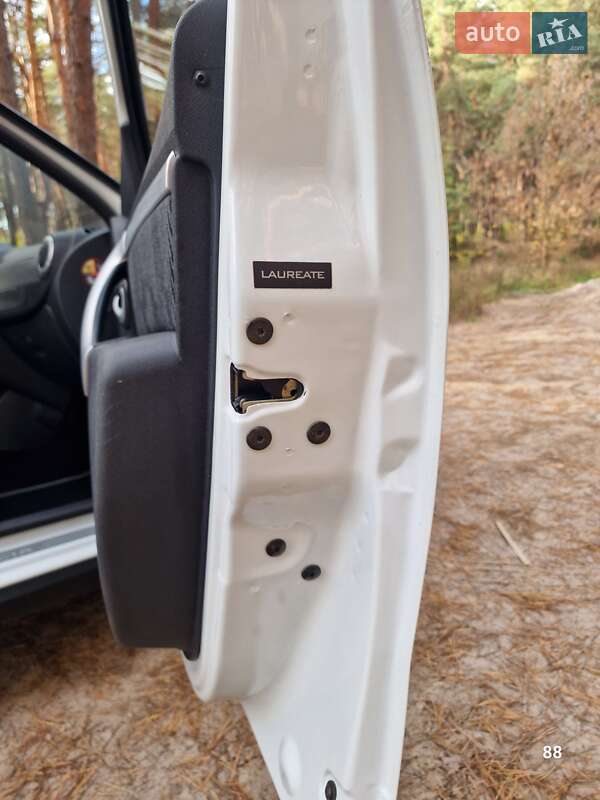Хэтчбек Dacia Sandero 2009 в Полтаве