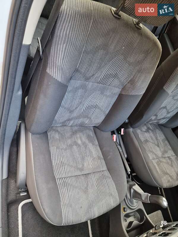 Хэтчбек Dacia Sandero 2009 в Полтаве