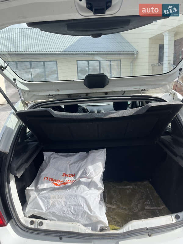 Хетчбек Dacia Sandero 2009 в Кіцмані