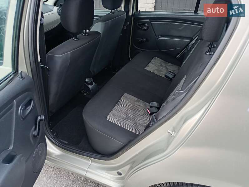 Хэтчбек Dacia Sandero 2009 в Калиновке фото 19 Хэтчбек Dacia Sandero 2009 в Калиновке