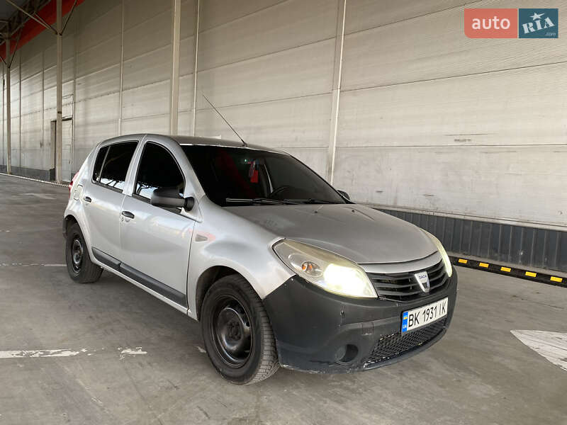 Хэтчбек Dacia Sandero 2010 в Ровно фото 7 Хэтчбек Dacia Sandero 2010 в Ровно