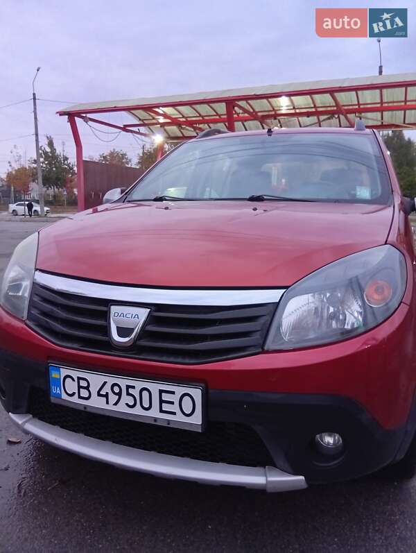Хэтчбек Dacia Sandero 2011 в Чернигове