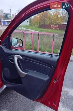 Хэтчбек Dacia Sandero 2011 в Чернигове