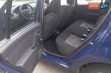 Хэтчбек Dacia Sandero 2009 в 