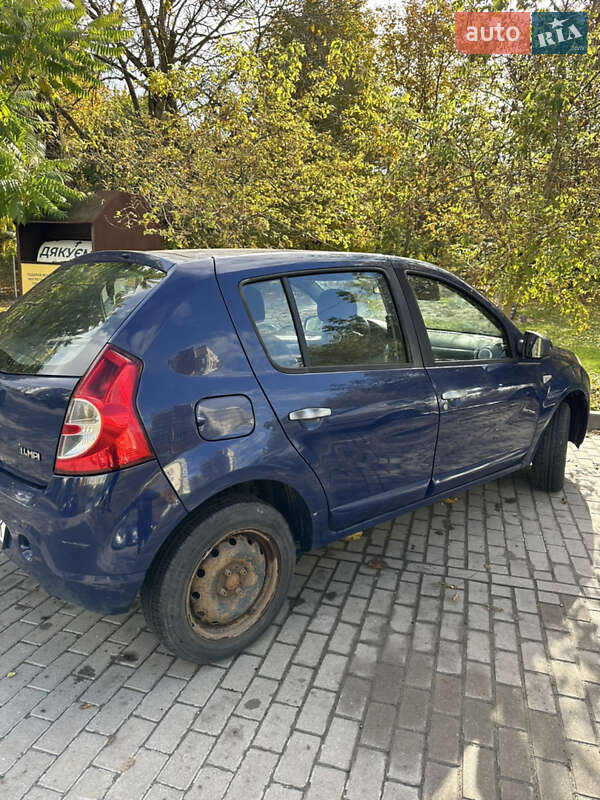 Хэтчбек Dacia Sandero 2009 в Львове