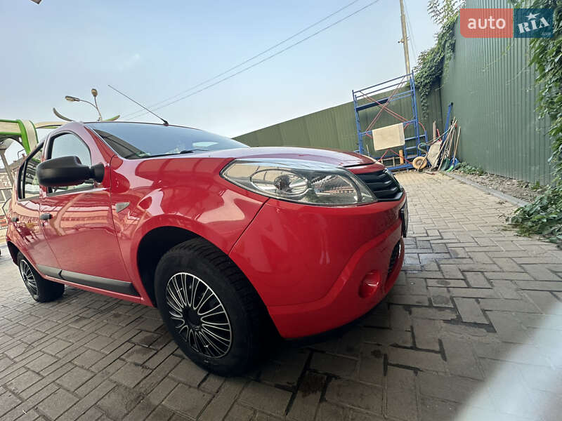 Хетчбек Dacia Sandero 2009 в Хмельницькому