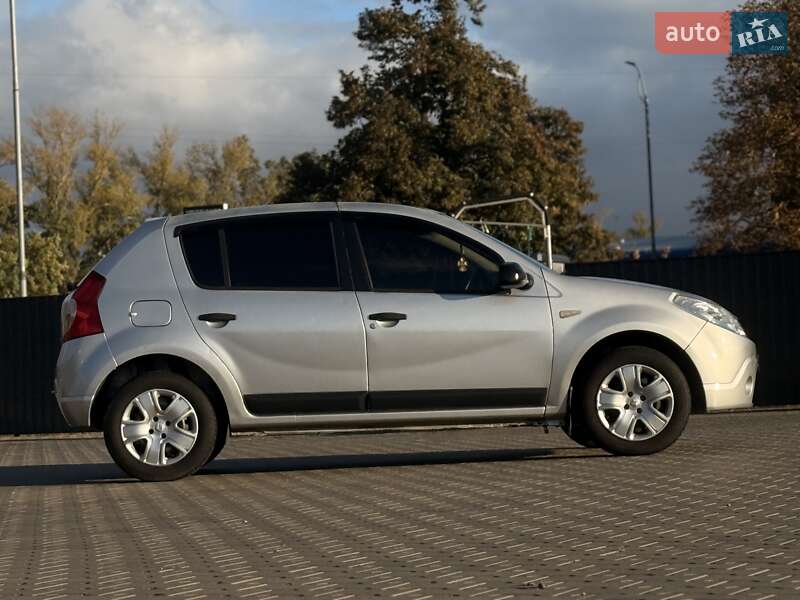 Хэтчбек Dacia Sandero 2009 в Кагарлыке фото 20 Хэтчбек Dacia Sandero 2009 в Кагарлыке