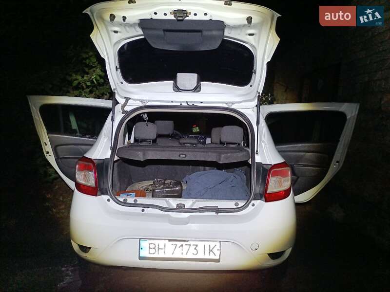 Хэтчбек Dacia Sandero 2013 в Вознесенске фото 8 Хэтчбек Dacia Sandero 2013 в Вознесенске