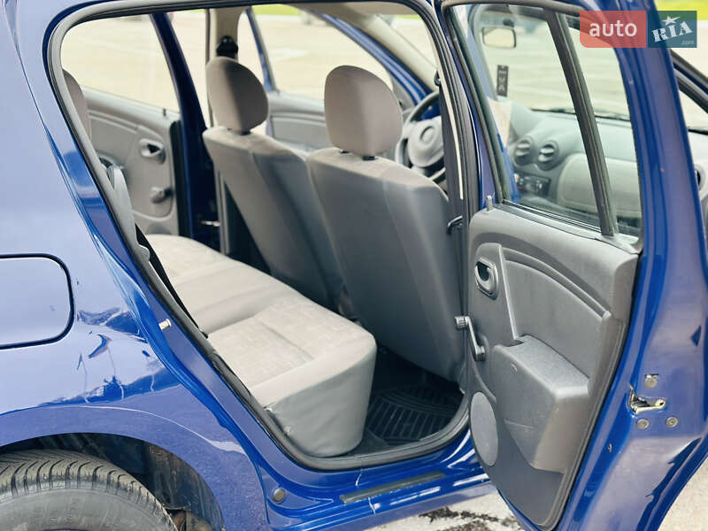 Хетчбек Dacia Sandero 2009 в Житомирі фото 18 Хетчбек Dacia Sandero 2009 в Житомирі