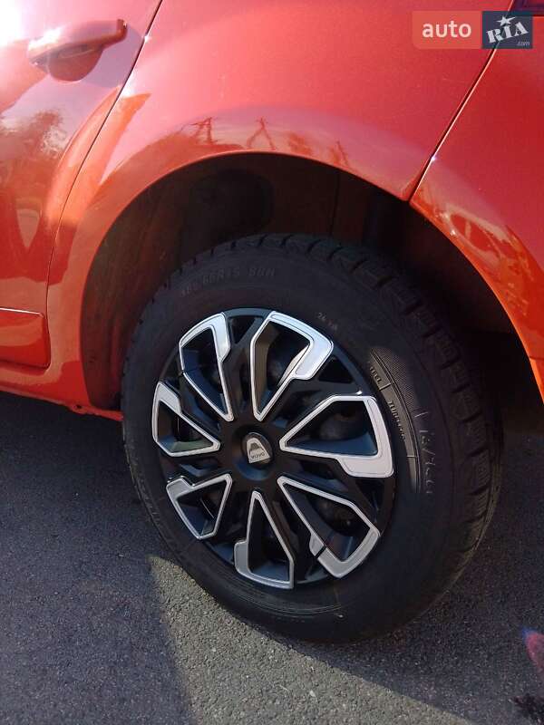 Хэтчбек Dacia Sandero 2009 в Запорожье фото 3 Хэтчбек Dacia Sandero 2009 в Запорожье