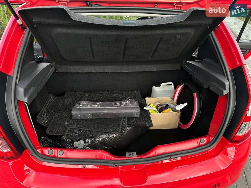 Хэтчбек Dacia Sandero 2009 в Луцке фото 20 Хэтчбек Dacia Sandero 2009 в Луцке