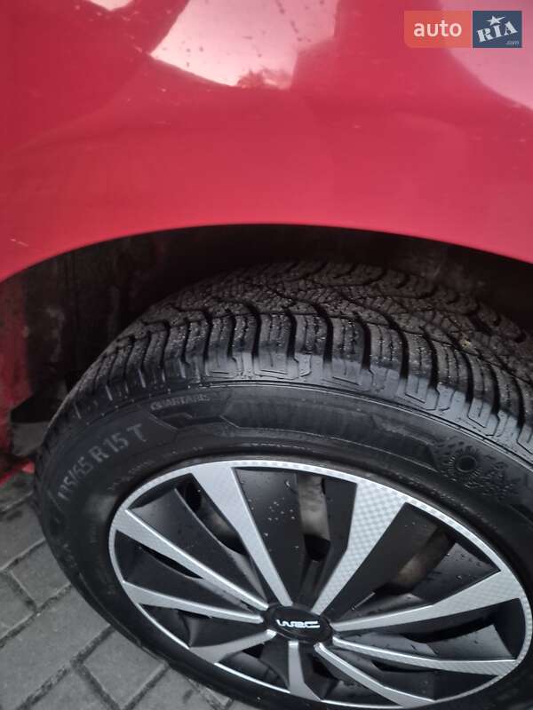 Хэтчбек Dacia Sandero 2009 в Киверцах фото 5 Хэтчбек Dacia Sandero 2009 в Киверцах