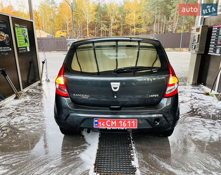 Хетчбек Dacia Sandero 2008 в Києві