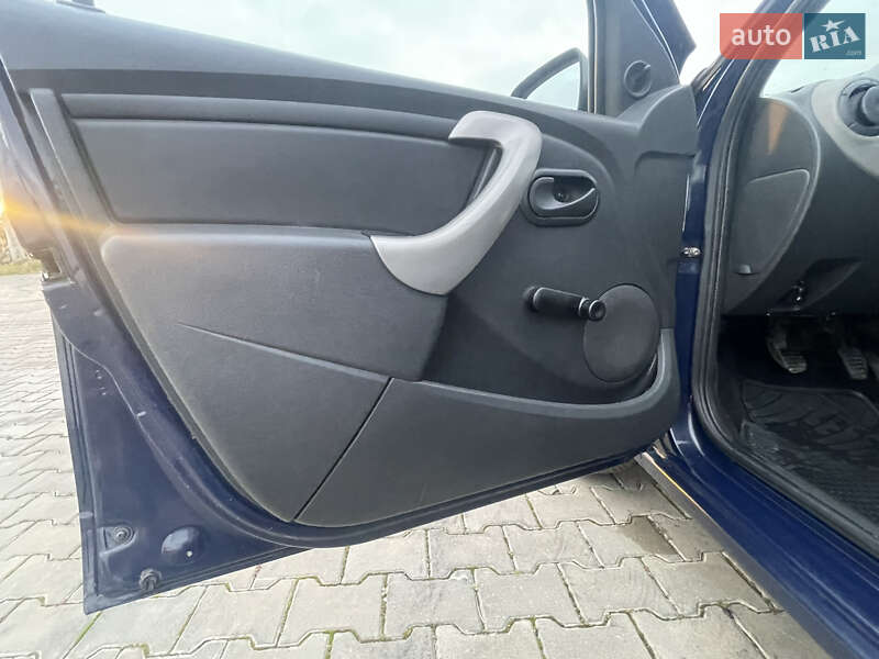 Хетчбек Dacia Sandero 2010 в Луцьку