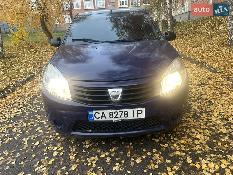 Хэтчбек Dacia Sandero 2009 в Полтаве