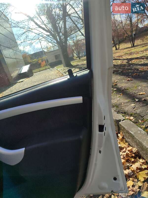 Хетчбек Dacia Sandero 2009 в Дніпрі