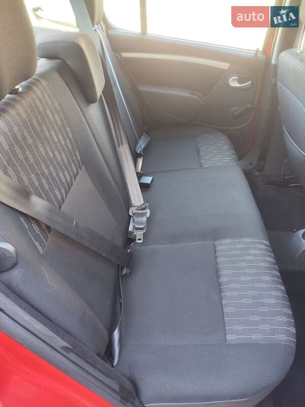 Хэтчбек Dacia Sandero 2011 в Черкассах фото 11 Хэтчбек Dacia Sandero 2011 в Черкассах