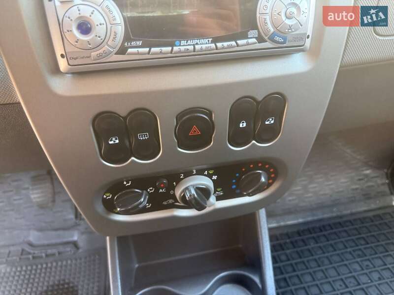 Хэтчбек Dacia Sandero 2011 в Ровно фото 3 Хэтчбек Dacia Sandero 2011 в Ровно