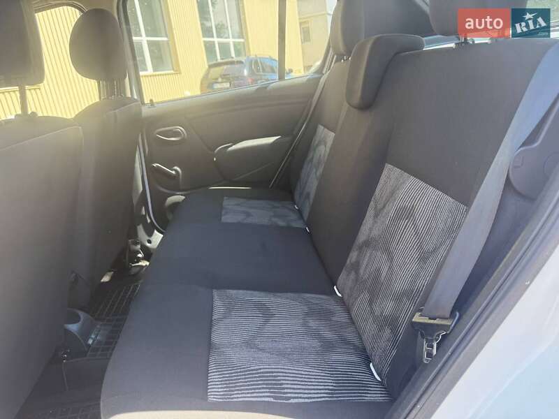 Хэтчбек Dacia Sandero 2011 в Ровно фото 12 Хэтчбек Dacia Sandero 2011 в Ровно