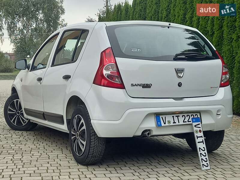 Хэтчбек Dacia Sandero 2009 в Самборе фото 32 Хэтчбек Dacia Sandero 2009 в Самборе