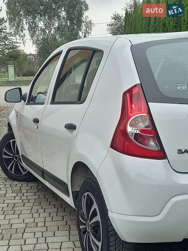 Хэтчбек Dacia Sandero 2009 в Самборе фото 34 Хэтчбек Dacia Sandero 2009 в Самборе