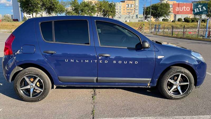 Хэтчбек Dacia Sandero 2009 в Киеве фото 4 Хэтчбек Dacia Sandero 2009 в Киеве