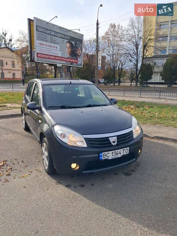 Хэтчбек Dacia Sandero 2011 в Львове