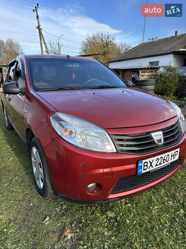 Хэтчбек Dacia Sandero 2009 в Шепетовке