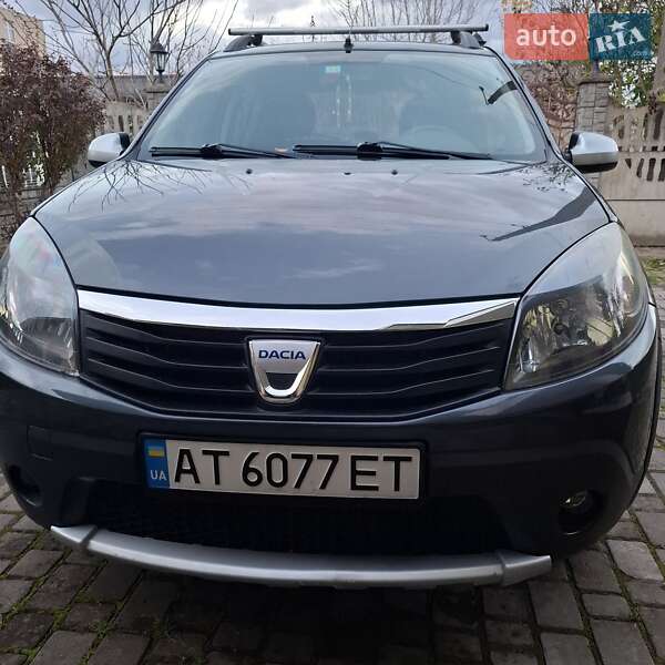 Хетчбек Dacia Sandero 2011 в Івано-Франківську