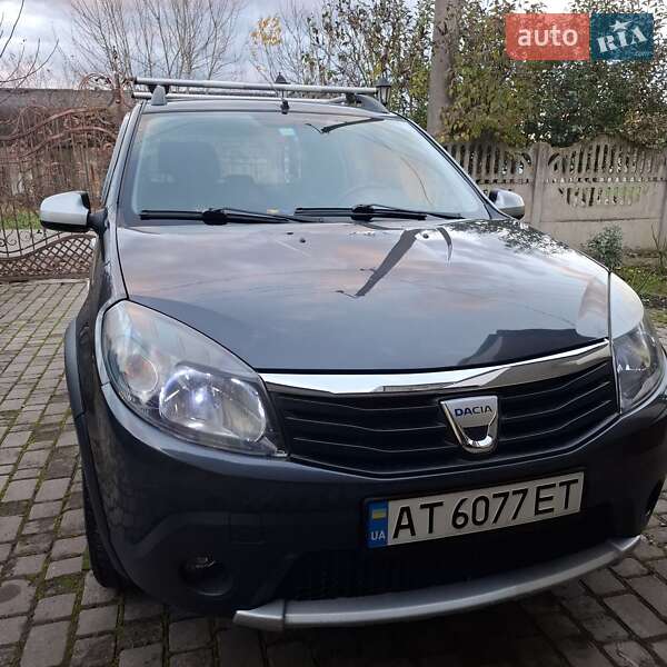 Хетчбек Dacia Sandero 2011 в Івано-Франківську