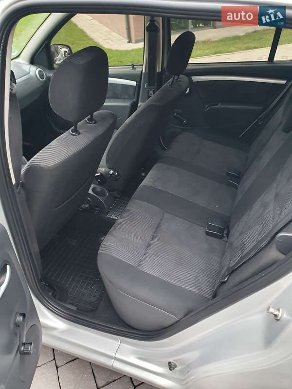 Хэтчбек Dacia Sandero 2009 в Львове фото 31 Хэтчбек Dacia Sandero 2009 в Львове