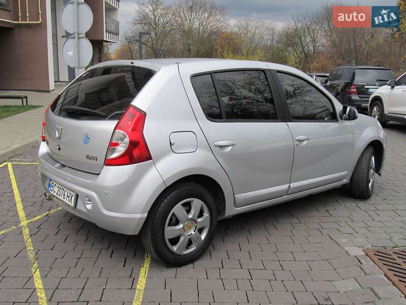 Хэтчбек Dacia Sandero 2009 в Львове фото 3 Хэтчбек Dacia Sandero 2009 в Львове
