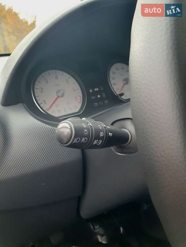 Хэтчбек Dacia Sandero 2009 в Львове фото 29 Хэтчбек Dacia Sandero 2009 в Львове