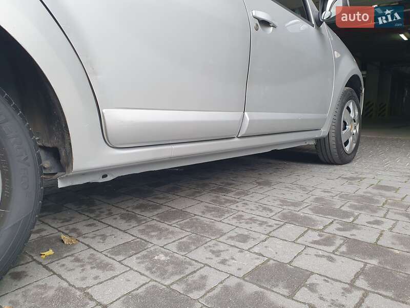 Хэтчбек Dacia Sandero 2009 в Львове фото 17 Хэтчбек Dacia Sandero 2009 в Львове