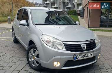 Хэтчбек Dacia Sandero 2009 в Львове
