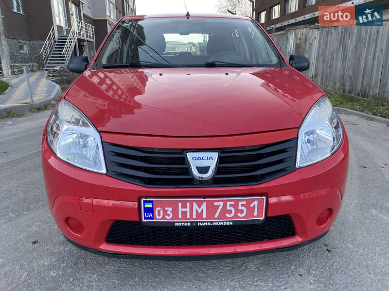 Хэтчбек Dacia Sandero 2010 в Киеве