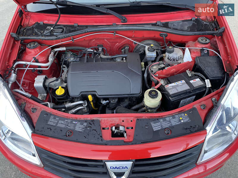 Хэтчбек Dacia Sandero 2010 в Киеве